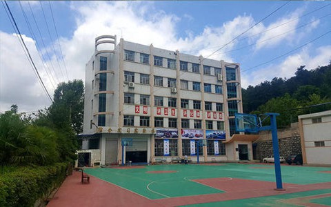 成都指南針職業(yè)技術(shù)學(xué)校旅游服務(wù)與管理
