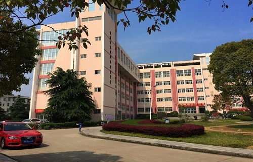 ?？谑械谝宦殬I(yè)中學(xué)